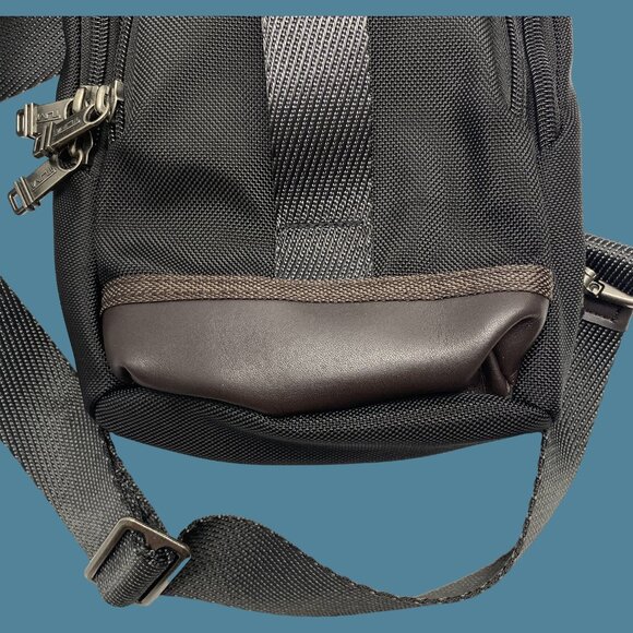 Tumi Alpha Bravo Compact Shoulder Bag|Chest Pack - Picture 4 of 5